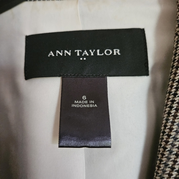 Blazer - Picture 2 of 2